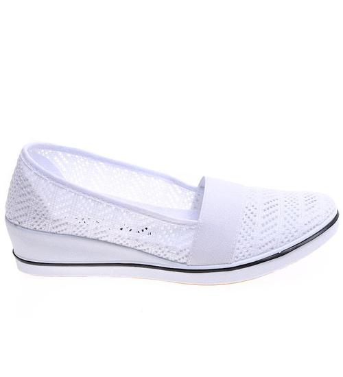 Białe koronkowe tenisówki na niskim koturnie /E3-2 15899 T256/