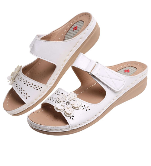 Białe klapki na koturnie i platformie /E2-2 177866 T280/