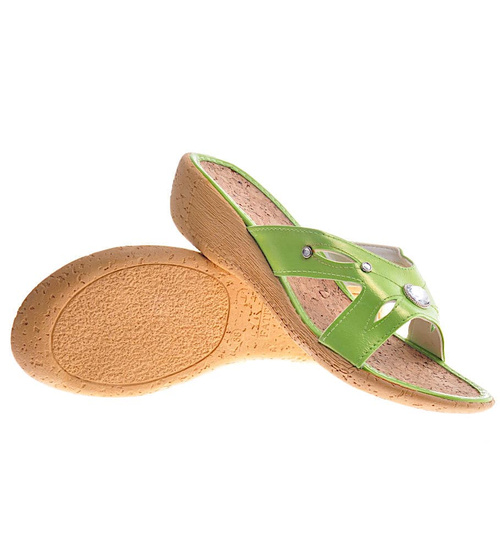 Zielone klapki na koturnie /B4-1 12193 T004/