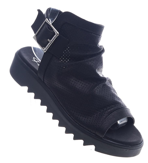 Czarne sandały na niskiej platformie /D9-1 13328 T161/