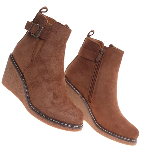 Karmelowe botki damskie na koturnie /D2-1 18352 W385/