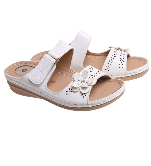 Białe klapki na koturnie i platformie /E2-2 177866 T280/