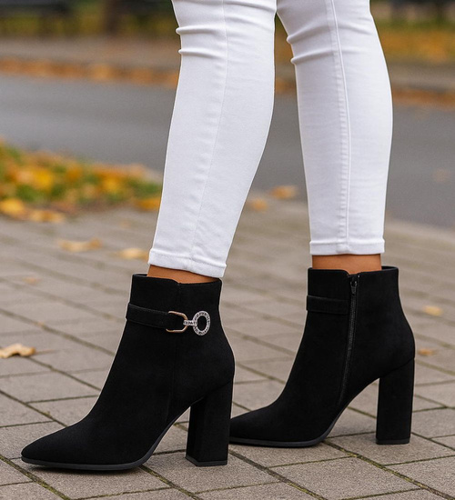 Czarne botki na obcasie słupku /E9-1 18260 W420/