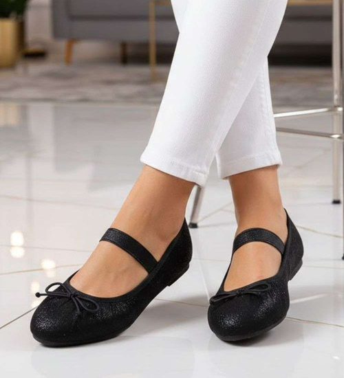 Czarne baleriny damskie z gumką /C6-2 17364 G182/
