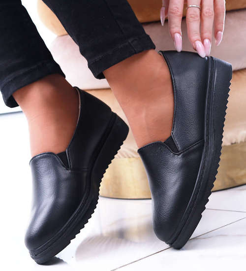 Wsuwane czarne półbuty /F7-2 13681 T339/ Wsuwane czarne półbuty /F7-2 13681 T339/