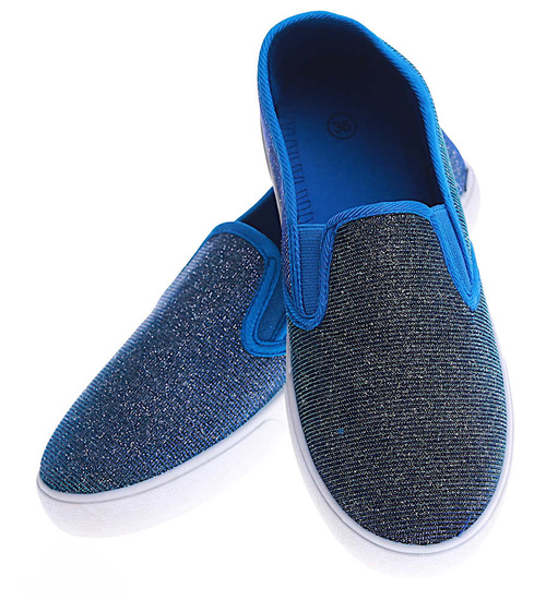 Granatowe tenisówki slip on z błyszczącej tkaniny /F7-2 13423 S079/