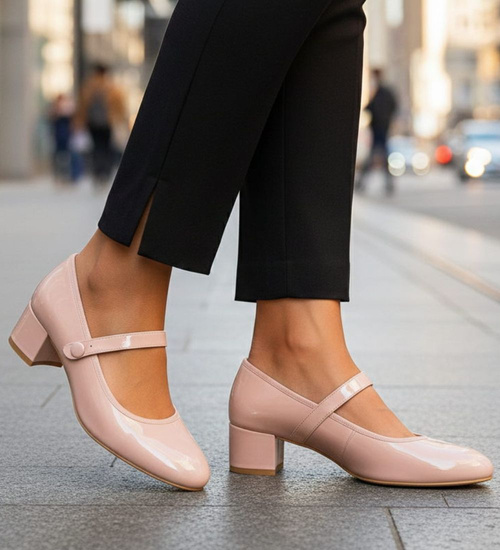 Ciemno beżowe czółenka z paskiem na niskim obcasie /E8-2 17730 W182/