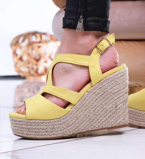 Żółte sandały na koturnie i platformie /A9-2 14061 S294/ Żółte sandały na koturnie i platformie /A9-2 14061 S294/