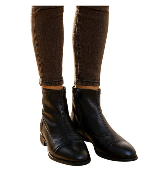 Czarne botki saszki na płaskim obcasie /E7-3 16868 T107/