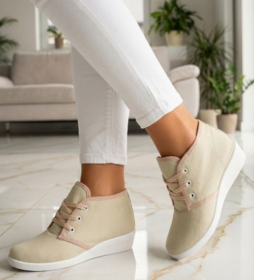 Sznurowane beżowe trampki na niskim koturnie /B1-3 11147 S193/