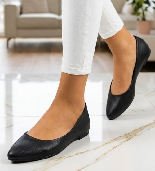 Czarne balerinki z migdałowymi noskami /C5-2 2756 S197/