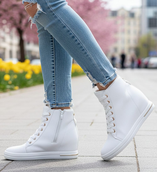 Białe sneakersy damskie na koturnie /C4-3 12815 T690/