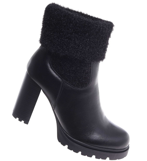 Czarne zimowe botki na słupku /E1-1 18562 G284/