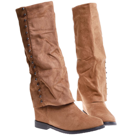 Karmelowe kozaki na niskim koturnie /A4-2 15241 T223/