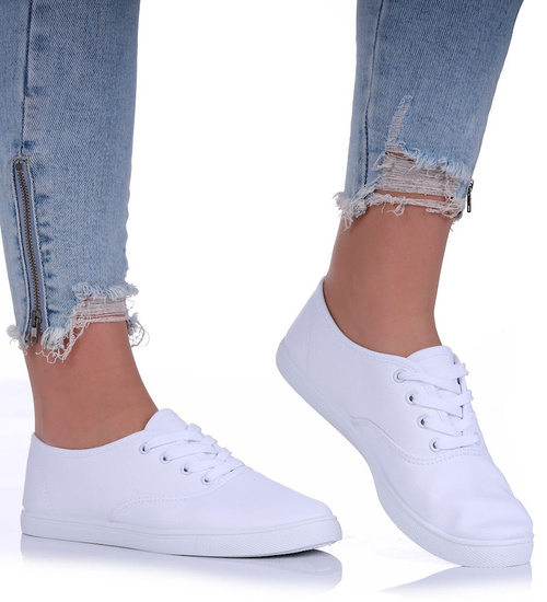 Białe klasyczne tenisówki z tkaniny /B4-2 17232 T223/