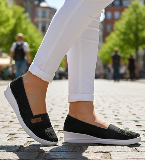 Czarne koronkowe tenisówki na lato OST448