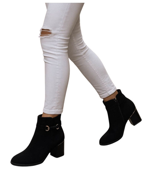 Botki damskie ocieplane na niskim obcasie Czarne /E7-2 18238 W522/