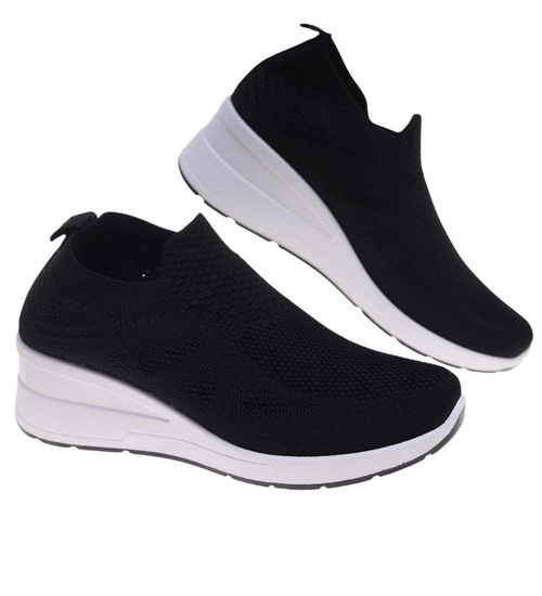 Czarne wsuwane trampki na koturnie /G2-2 18660 T112/