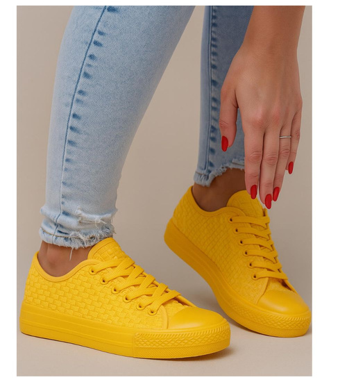 Niskie żółte klasyczne trampki damskie /E2-3 16768 G7-38/