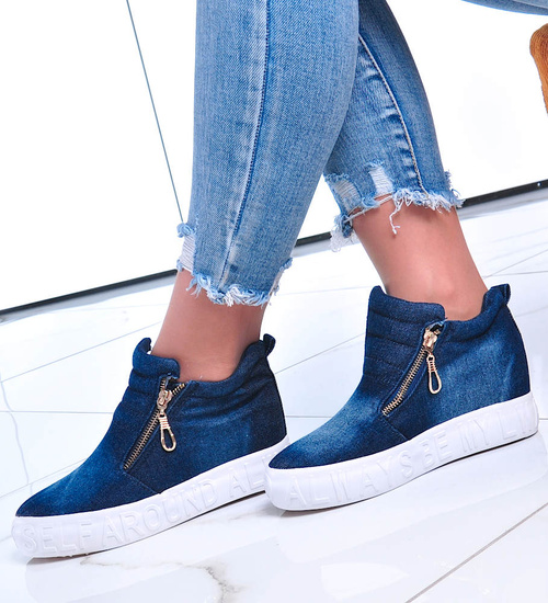 Jeansowe granatowe trampki na niskim koturnie /D2-2 12418 T292/