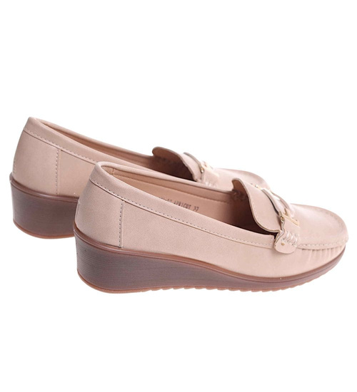 Beżowe czółenka na niskim koturnie /F8-2 18091 T287/