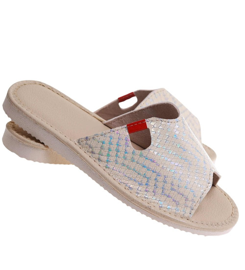 Odkryte kapcie damskie Złote /E7-1 17644 S165/