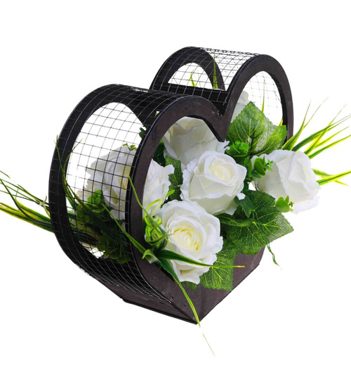 Kompozycja kwiatowa- białe róże w dużym czarnym sercu /Komp108 P424/