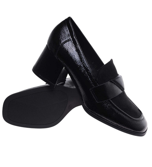 Czarne czółenka na grubym obcasie /G1-2 18235 W206/