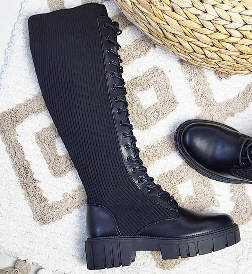 Czarne wysokie trapery glany z elastyczną cholewką / D7-3 15305 T592/