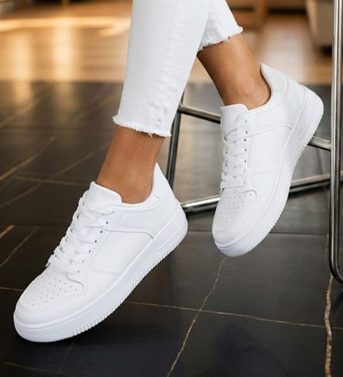 Wiązane białe trampki damskie /E9-3 14789 T483/