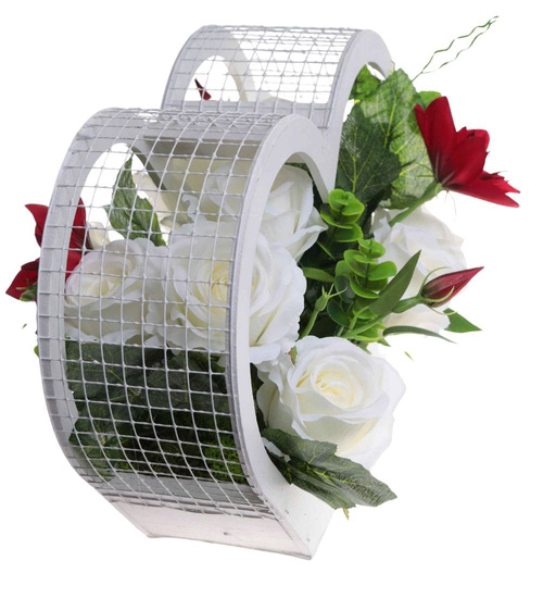 Kompozycja kwiatowa- białe róże w dużym białym sercu /Komp107 P427/