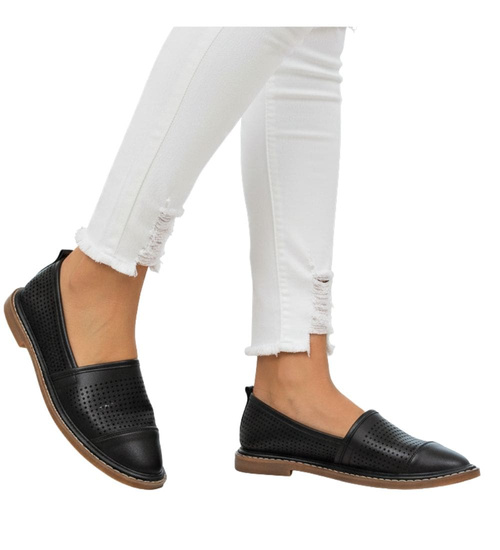 Ażurowe czarne półbuty damskie /G4-1 11316 T049/