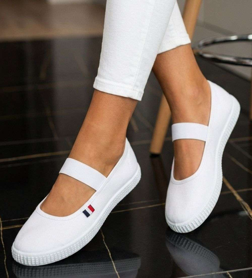 Białe wsuwane tenisówki damskie czeszki /D2-3 18794 T282/