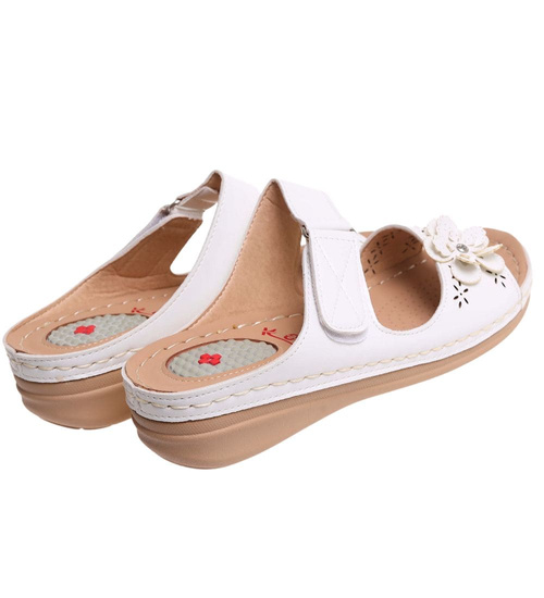 Białe klapki na koturnie i platformie /E2-2 177866 T280/