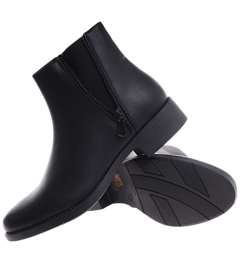 Czarne botki na płaskim obcasie /A4-2 18404 W4/