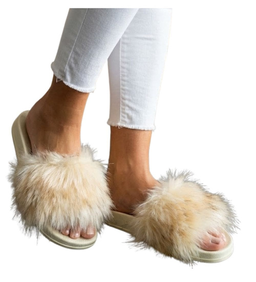 Beżowe klapki damskie z futerkiem /G4-2 4208 S1077/