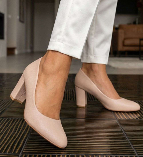 Beżowe czółenka na słupku /C5-3 h2 17748 G157/