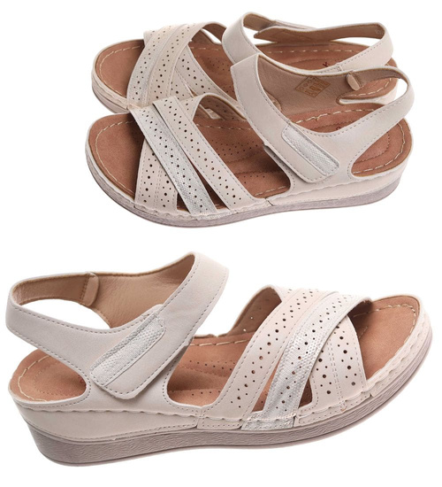 Beżowe sandały na niskim koturnie /D7-2 17938 W331/