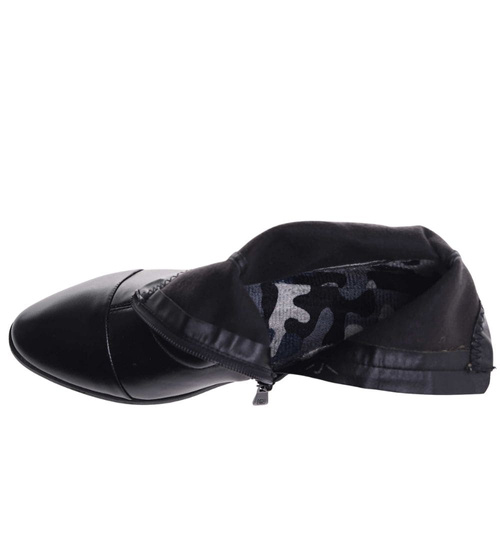 Czarne botki saszki na płaskim obcasie /E7-3 16868 T107/