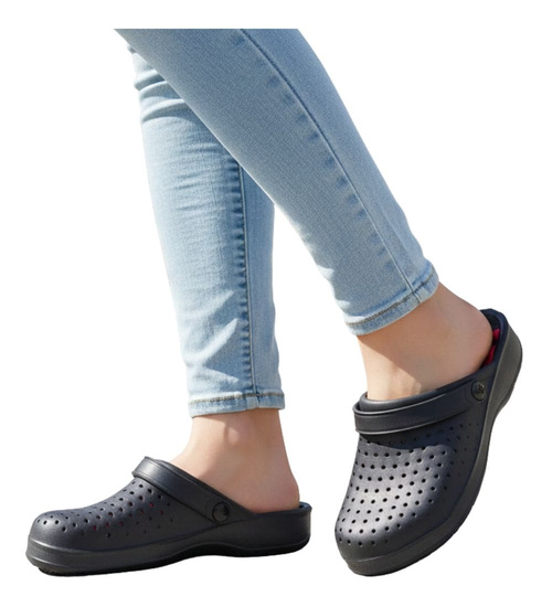 Wodoodporne czarne kryte klapki damskie /E9-1 17368 S185/