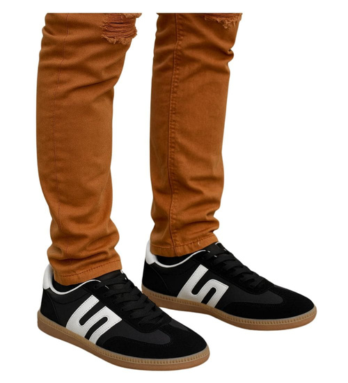 Sznurowane czarne trampki halówki /F1-3 18158 T484/