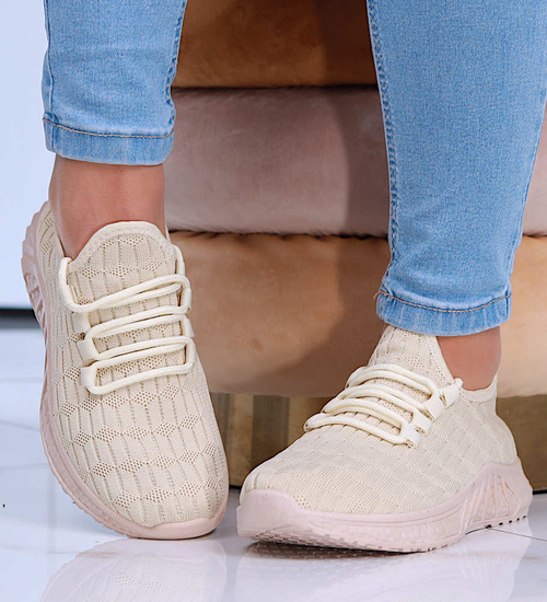 Beżowe wsuwane buty sportowe /A5-2 16142 G181/