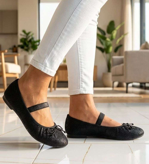 Czarne baleriny damskie z gumką /C6-2 17364 G182/