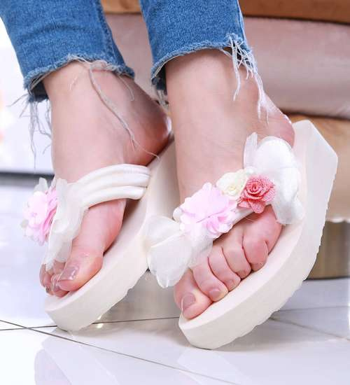 Lekkie piankowe klapki japonki Ecru /E7-1 13975 T095/ Lekkie piankowe klapki japonki Ecru /E7-1 13975 T095/