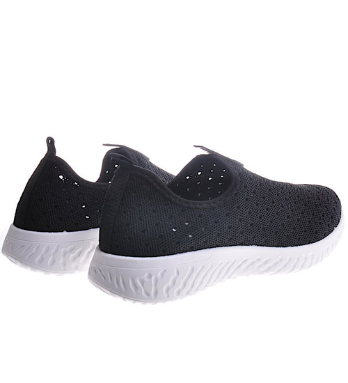 Czarne wsuwane obuwie sportowe /C1-3 11919 T198/