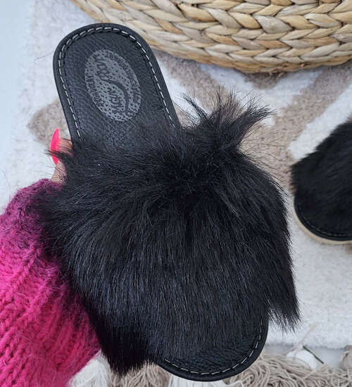 Czarne damskie klapki z kudłatym futerkiem Premium /E10-1 11319 S292/