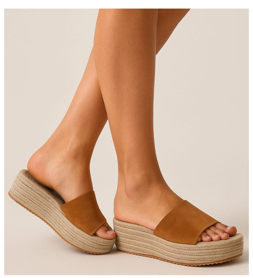 Karmelowe klapki na espadryle na platformie /E4-3 17934 G182/