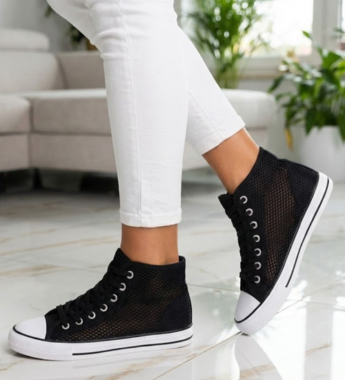 Ażurowe sznurowane trampki damskie Czarne /F1-1 16331 G9-84/