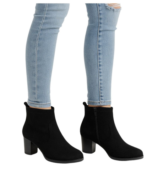 Klasyczne czarne botki damskie na obcasie /B4-2 18188 T399/