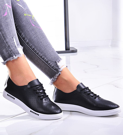 Czarne damskie trampki z ażurowym wierzchem /C6-3 7406 S192/